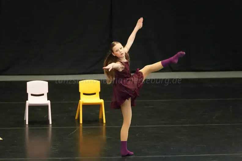 ES-Dance-Squad BM20265 04