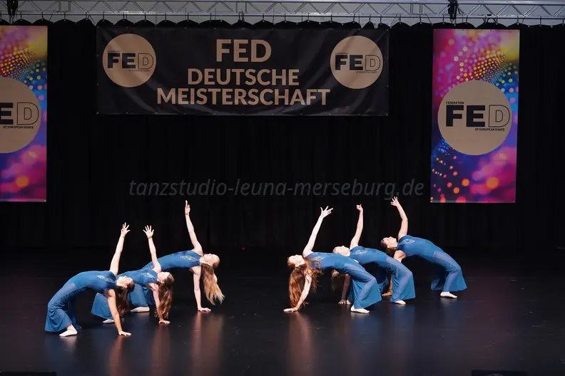 ES-Dance-Squad DM26 02