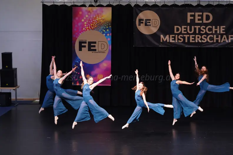 ES-Dance-Squad DM26 05